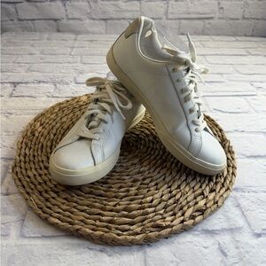 Veja Espar White & Cream Leather Fashion Sneakers w/ Logo. Size 9.